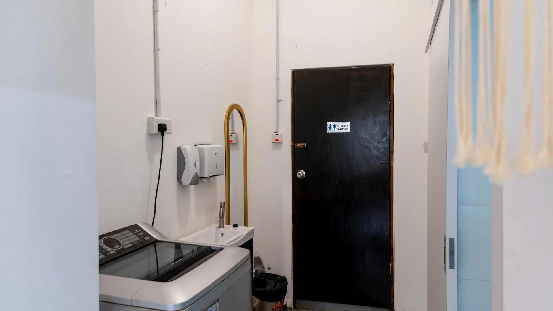 Aru Corner Tanjung Aru 6B1Br Retro Hideout Apartment Kota Kinabalu